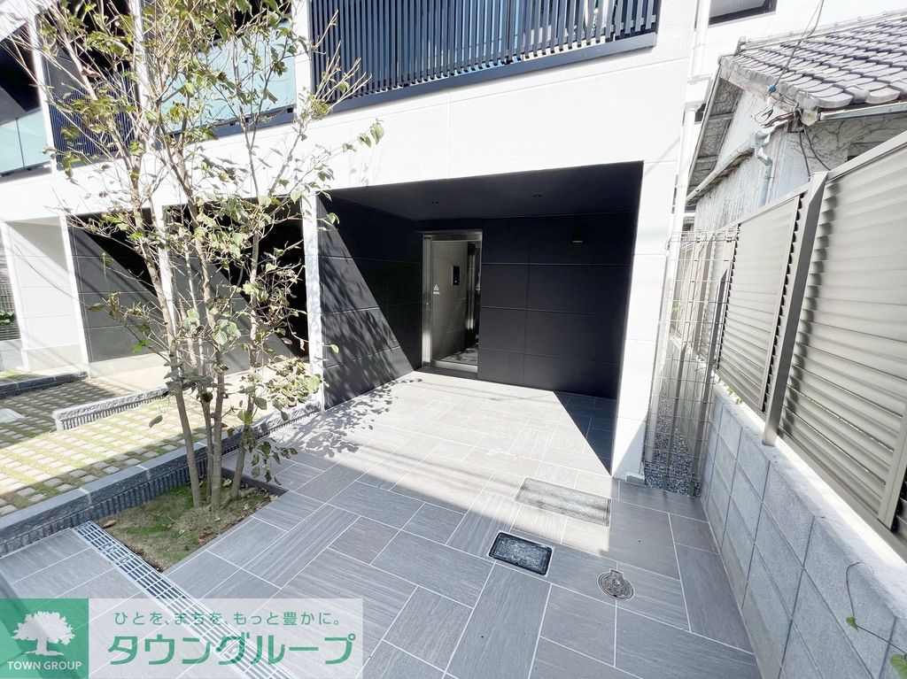 エントランス　部屋探しは株式会社　タウンハウジング　までお気軽にお問合せ…