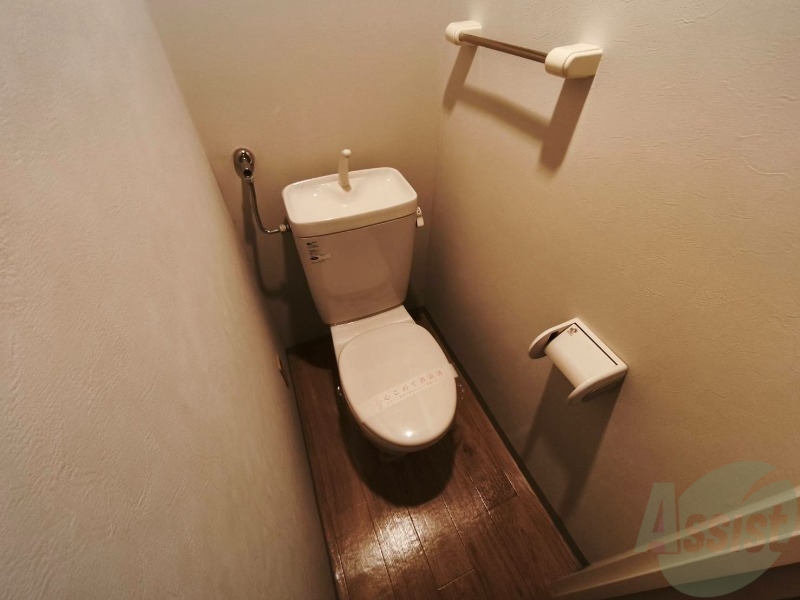 トイレ　こちらはトイレです。清潔感があり、安心して使用できます。