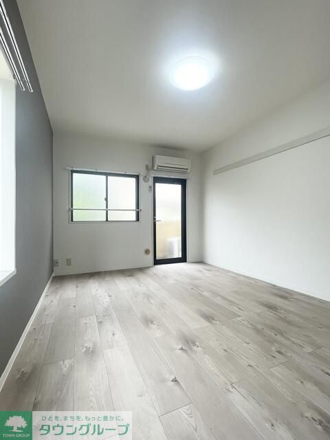 居室・リビング　同建物別号室参考写真