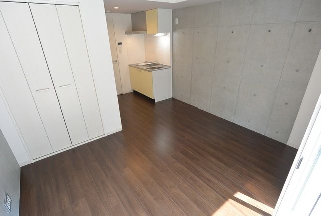 居室・リビング　★洋室8.6帖のゆったり使える空間です★