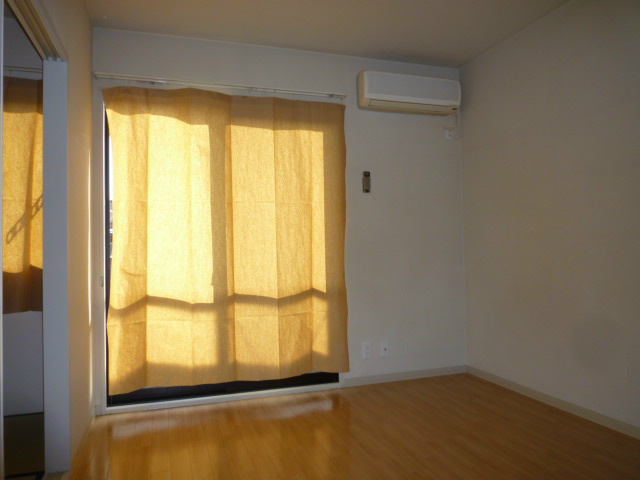 居室・リビング　写真は201号室です。