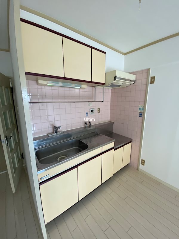 キッチン　※同タイプの他のお部屋です