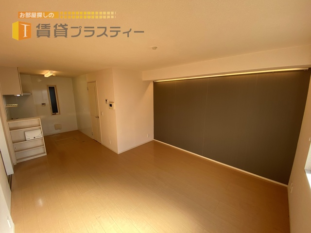 居室・リビング　間接照明もあり、調整もできますよ。