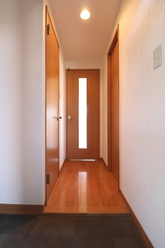 玄関　別部屋写真使用