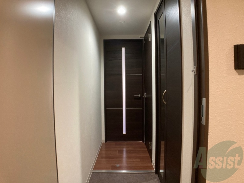 玄関　玄関の様子です。明るい印象ですね。気分もあがりそう。