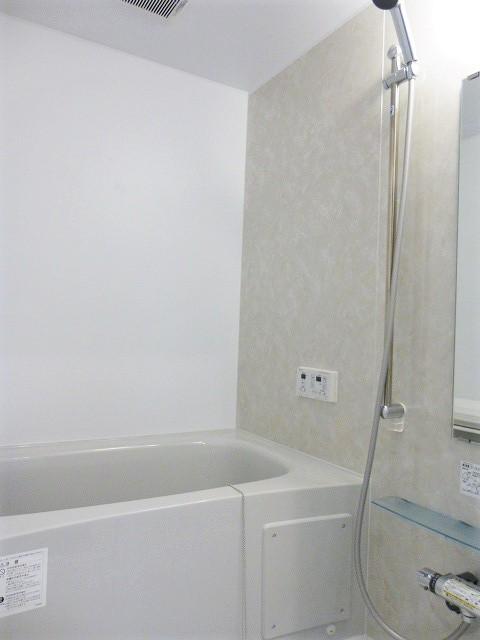 バス・シャワールーム　ゆったり過ごせるお風呂です