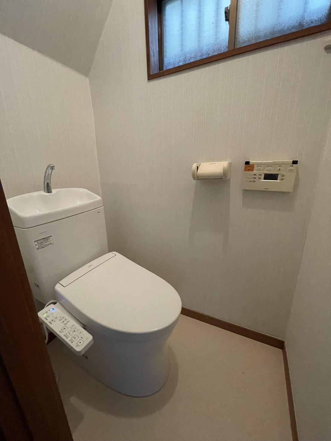ブルーライン 中田駅 徒歩2分 2階建 築40年のトイレ写真