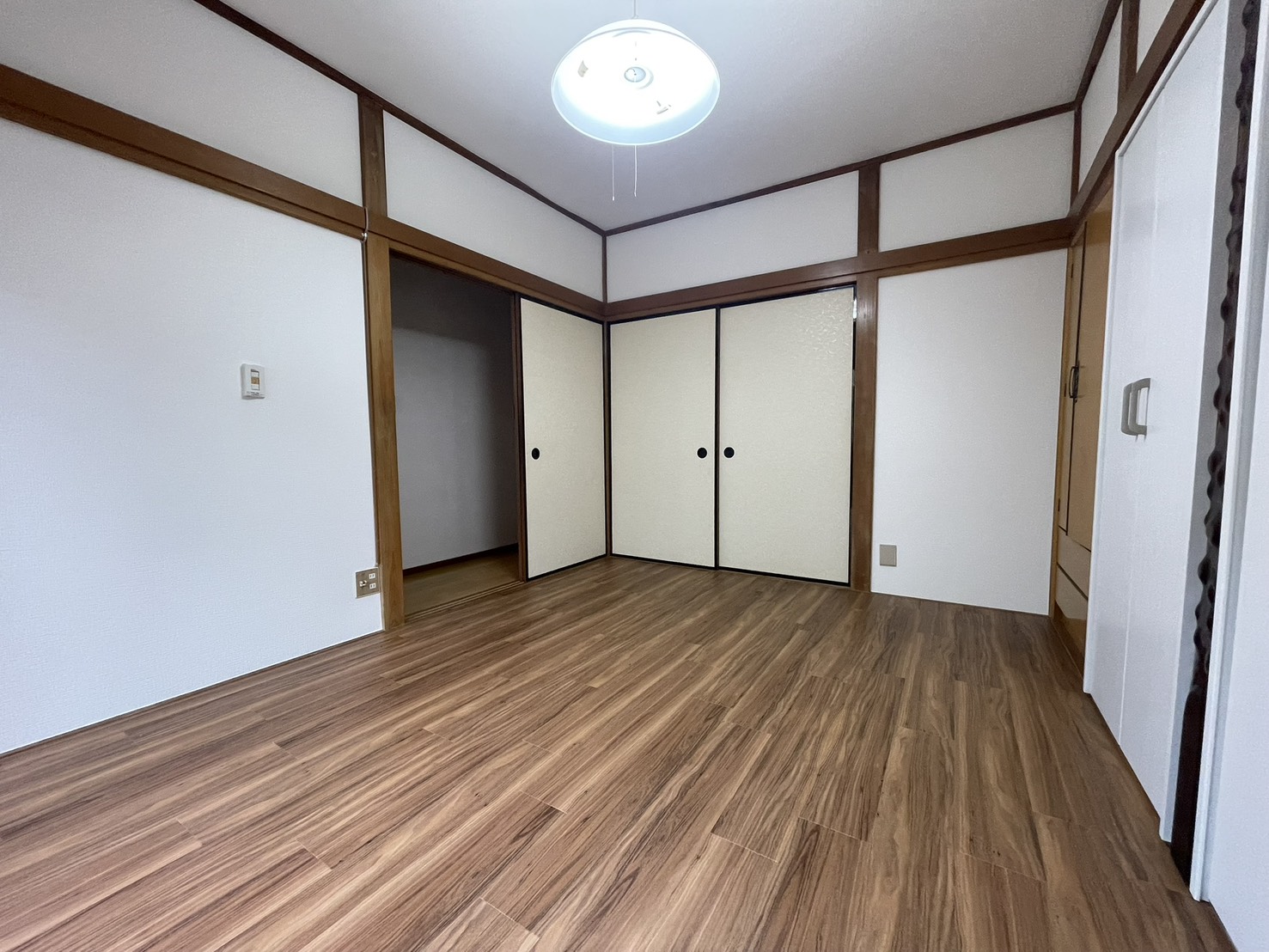 ブルーライン 中田駅 徒歩2分 2階建 築40年の居間写真