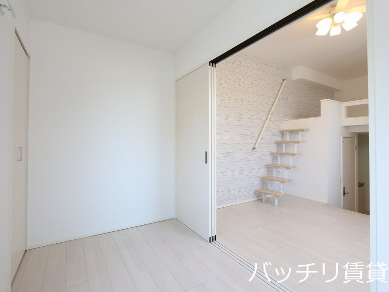 居室・リビング　同型タイプの為、現状を優先致します。