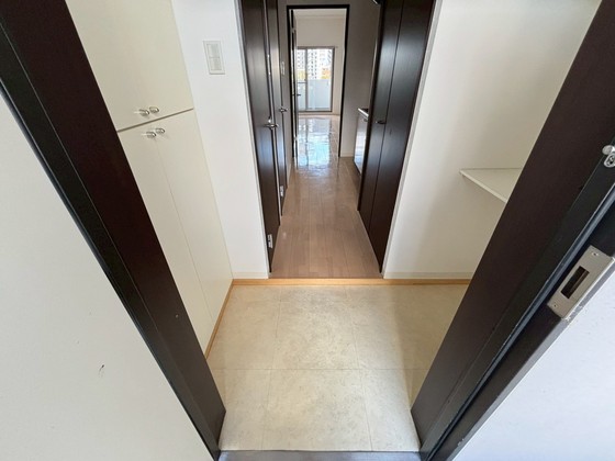 玄関　※別部屋の写真です