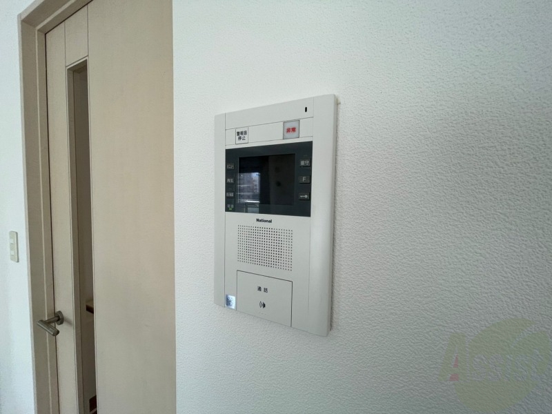 セキュリティ　ＴＶモニター付インターホンです。来客者の顔が見えるので安心！