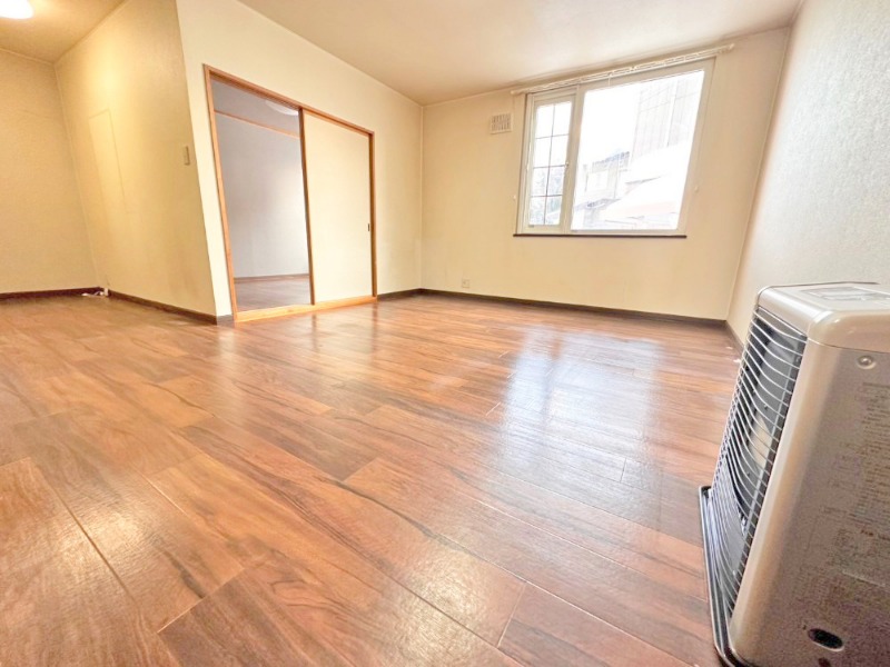 居室・リビング　明るく広々リビングスペース♪