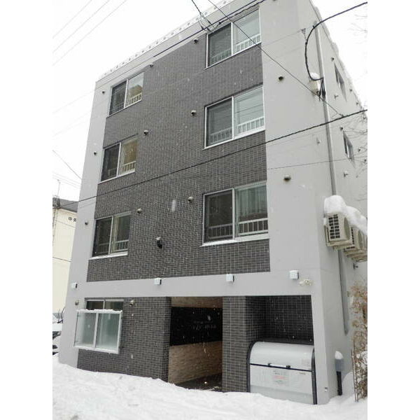 建物外観　★人気医大前エリアの築浅デザイナーズMS！★エアコン完備！