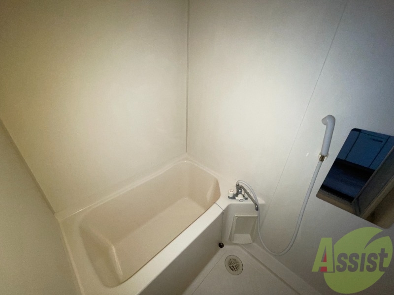 バス・シャワールーム　お風呂はこちらのスペースでご利用頂けます。
