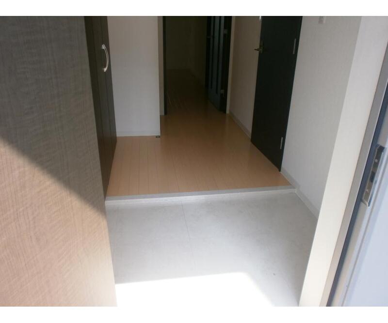 玄関　同マンション別部屋：参考写真