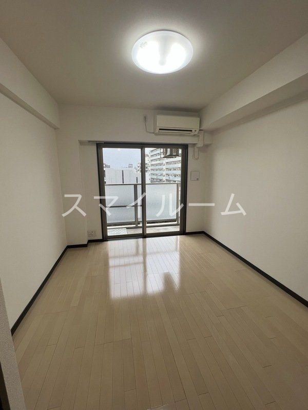 居室・リビング　※別部屋参考写真です。