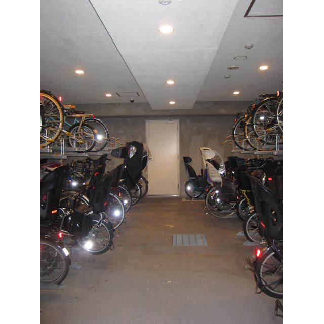 その他　2段ラック式駐輪場