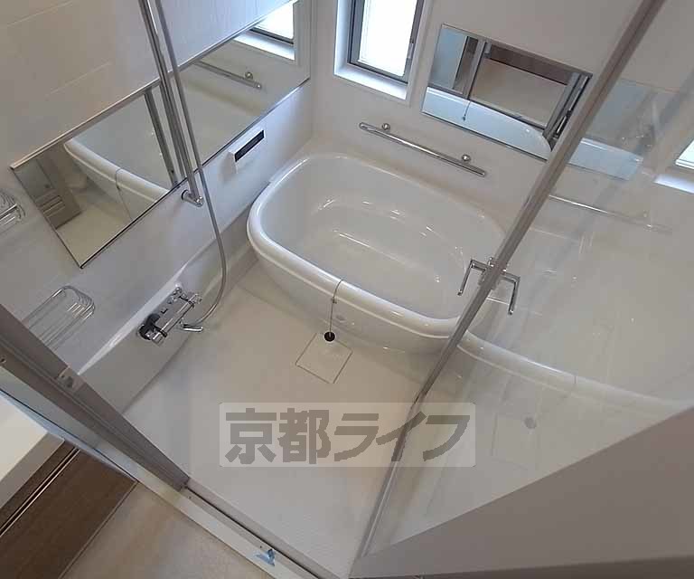 バス・シャワールーム　おしゃれな浴室。