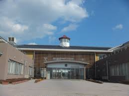 中学校　津山市立勝北中学校（中学校）まで1300m