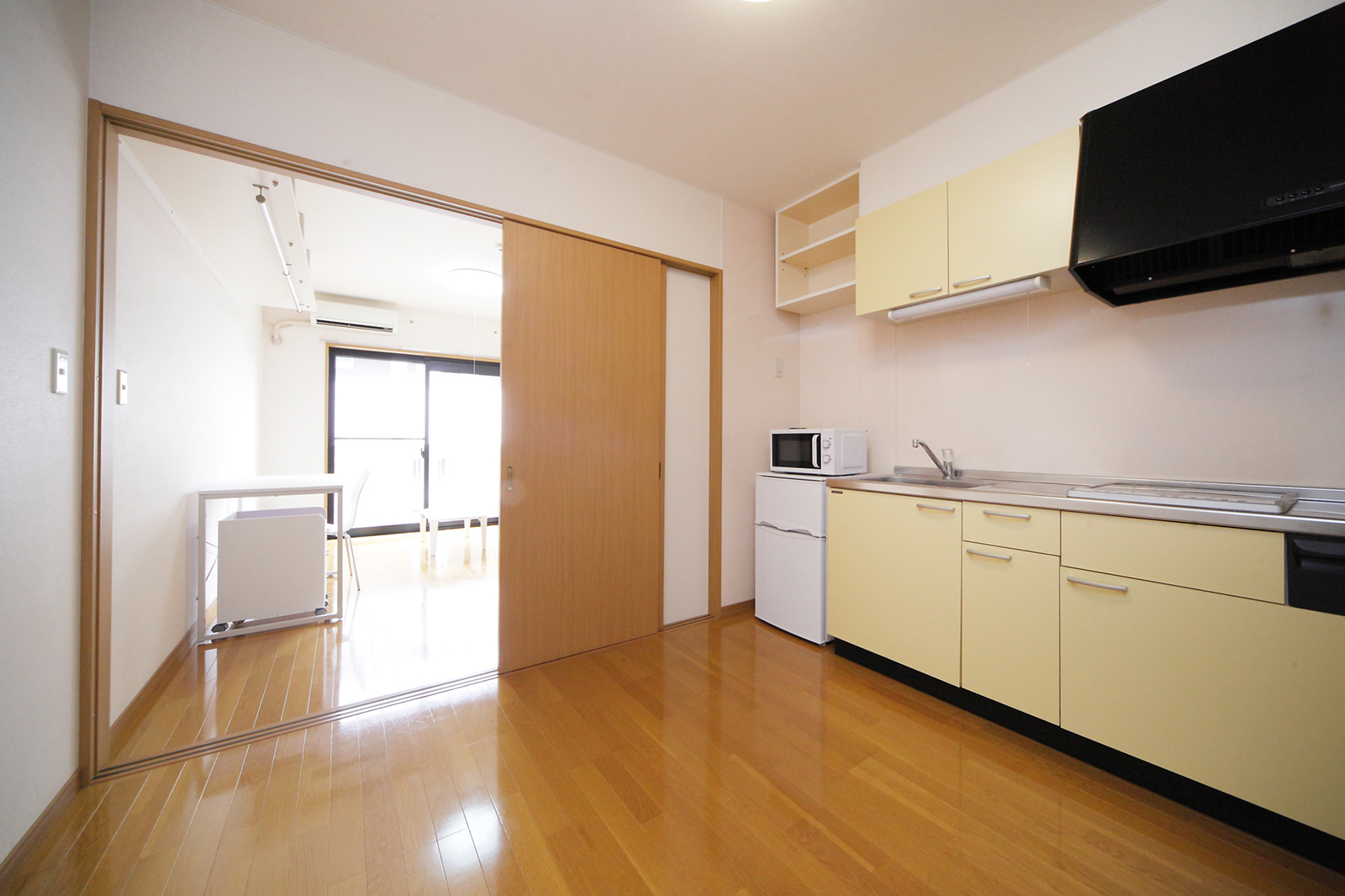 居室・リビング　DK5.5帖※実際のお部屋は角部屋のため小窓がございます