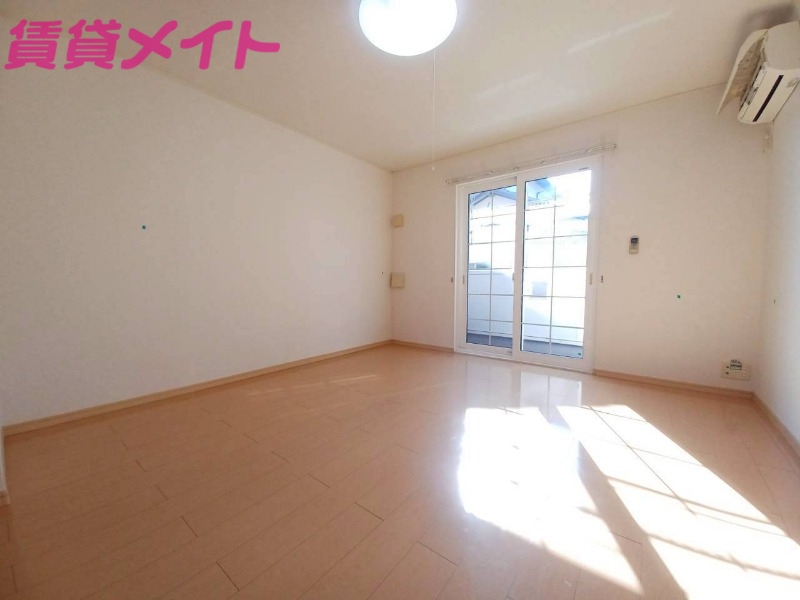 居室・リビング　同型参考写真