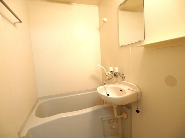 バス・シャワールーム　お風呂です