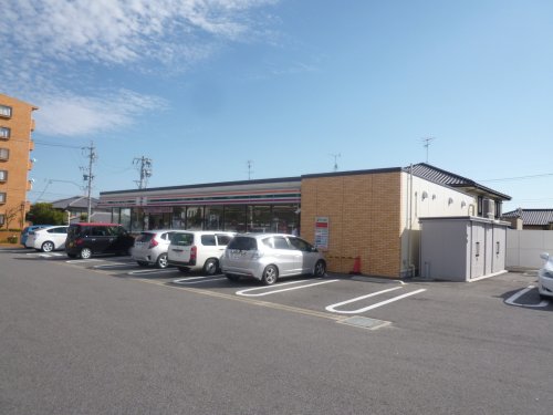 コンビニ　セブンイレブン（コンビニ）まで155m