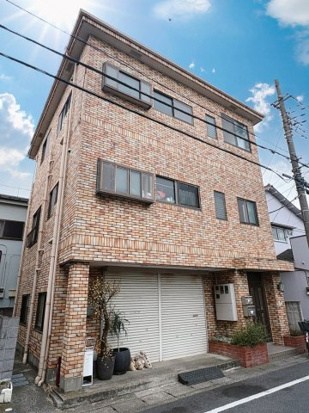建物外観　石井ハイツのご紹介は住まいの窓口アソシエにお任せください。