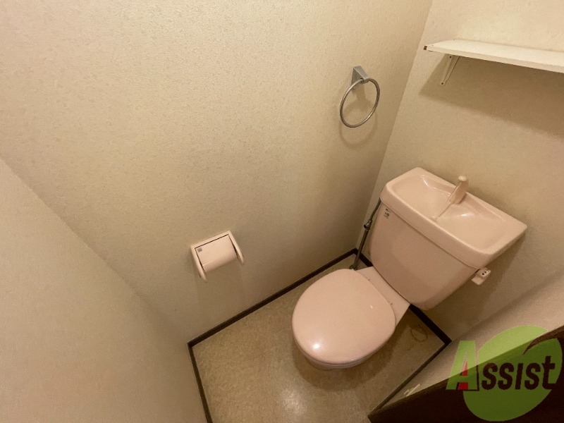 トイレ　トイレはちょうどよい広さです。いいですね。