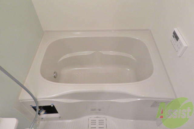 バス・シャワールーム　バスルームは広々としていてゆったり休めそうです。