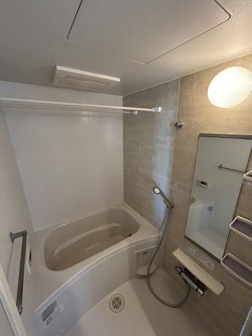 バス・シャワールーム　★追焚機能　乾燥機付きバスルーム★