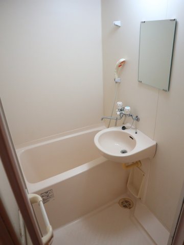 バス・シャワールーム　ゆっくり温まれますよ