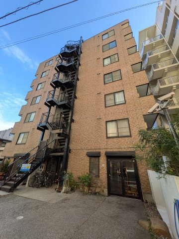 建物外観　外観は落ち着いています