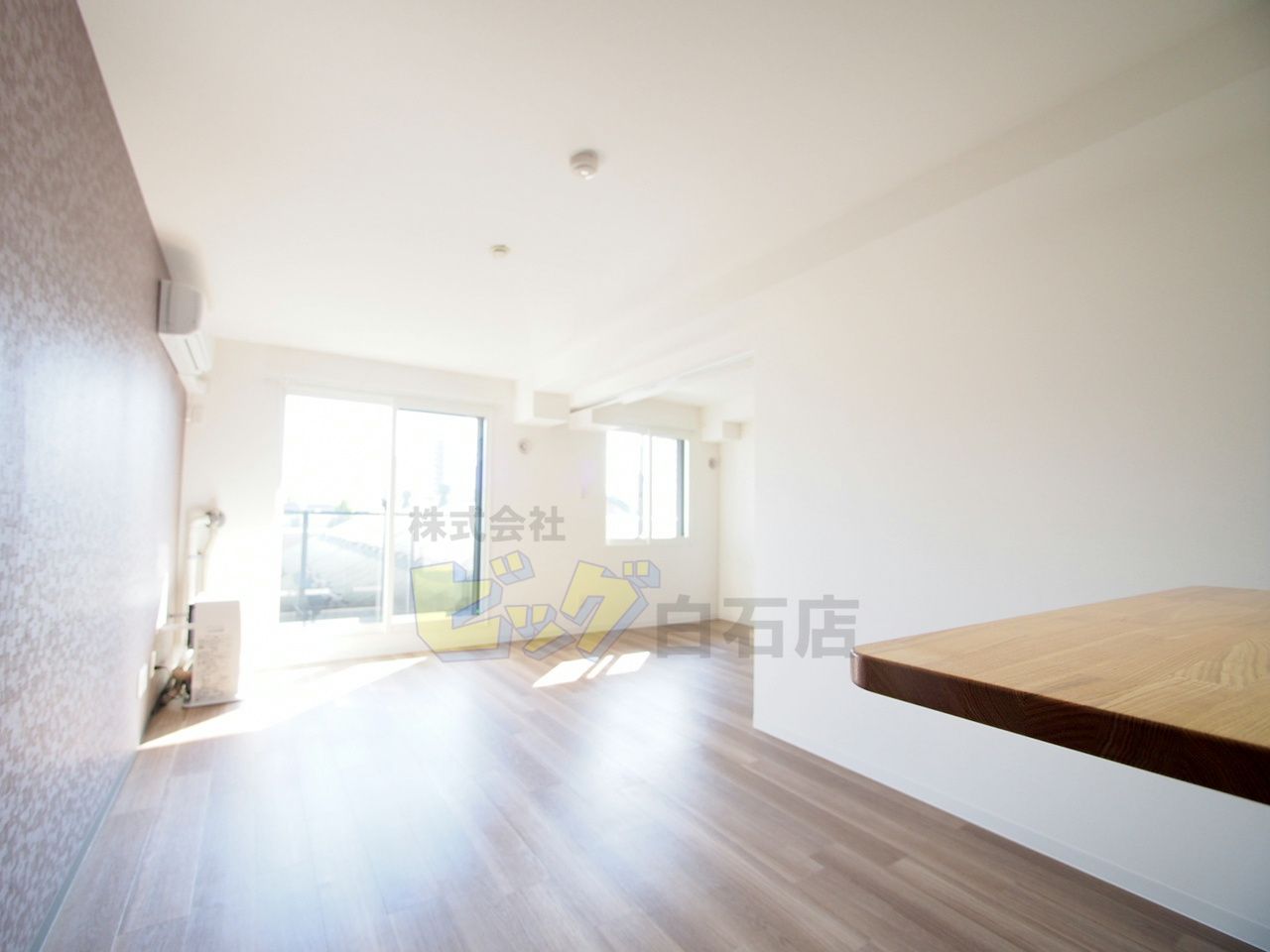 居室・リビング　陽当たり良好で明るいリビングです♪