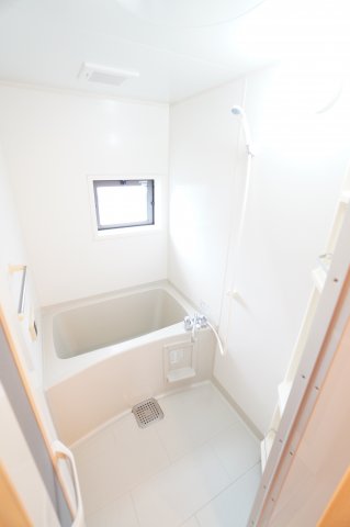 バス・シャワールーム　※同物件・反転タイプの写真です。