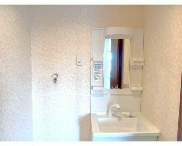 洗面設備　身支度に欠かせない独立洗面台♪