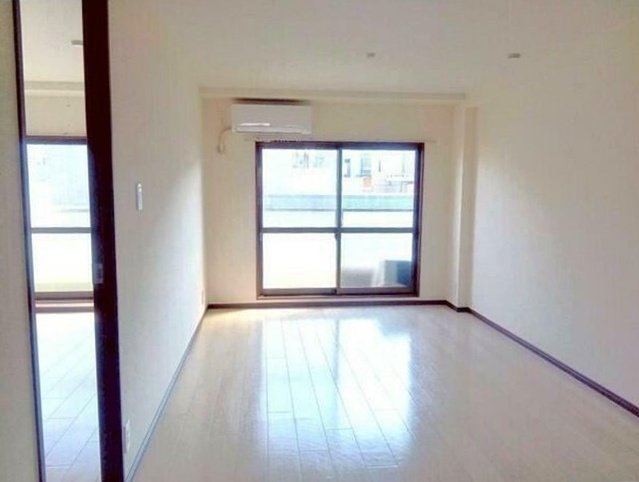 居室・リビング　開放感のあるゆったりとしたお部屋です♪