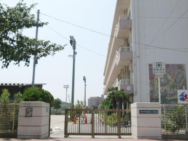 小学校　曽谷小学校（小学校）まで250m