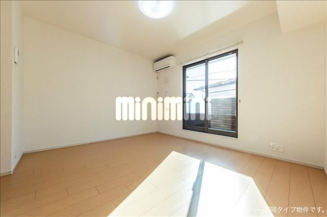 居室・リビング　同タイプの写真です。