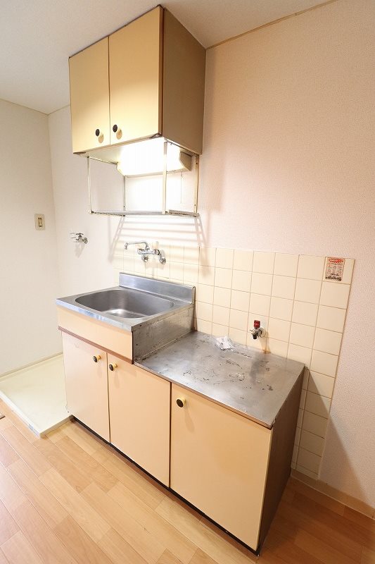 キッチン　別部屋の写真使用