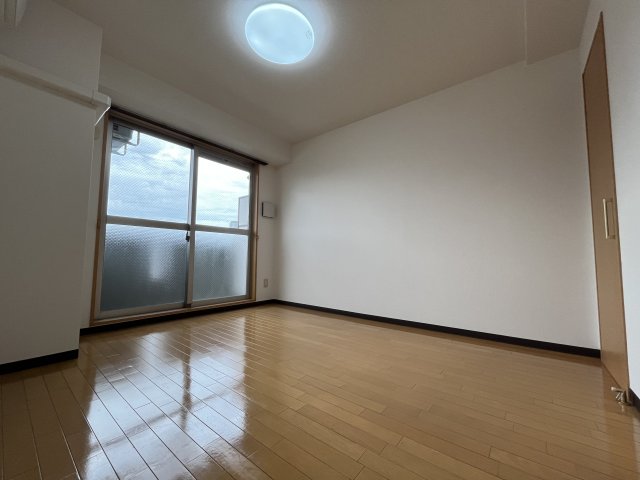 居室・リビング　U-ro勝山　リビング