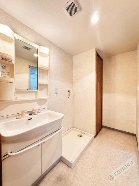 洗面設備　シャンプードレッサー・朝シャンもできます♪♪