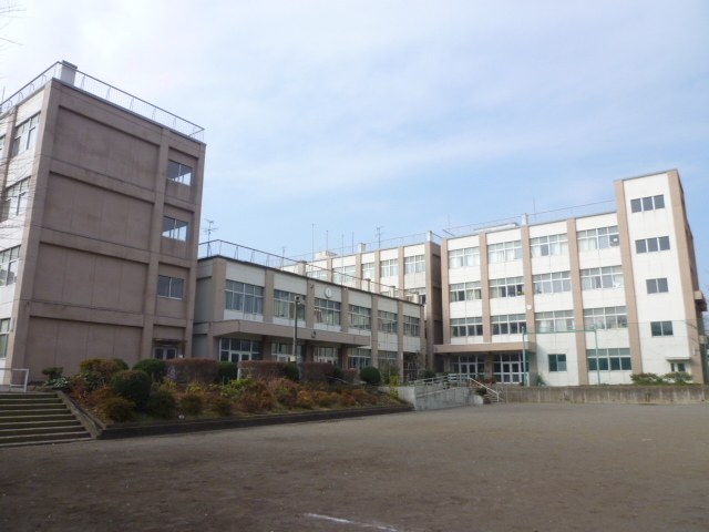 中学校　大和市立鶴間中学校（中学校）まで700m