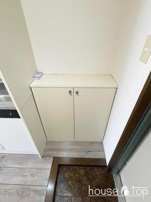 玄関　シューズボックスに完備