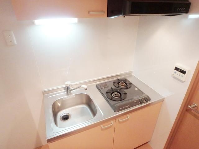 キッチン　同物件別部屋写真