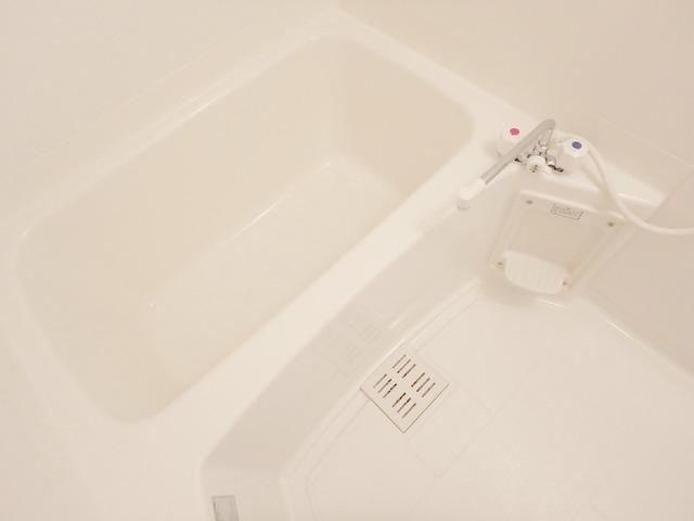 バス・シャワールーム　同物件別部屋写真