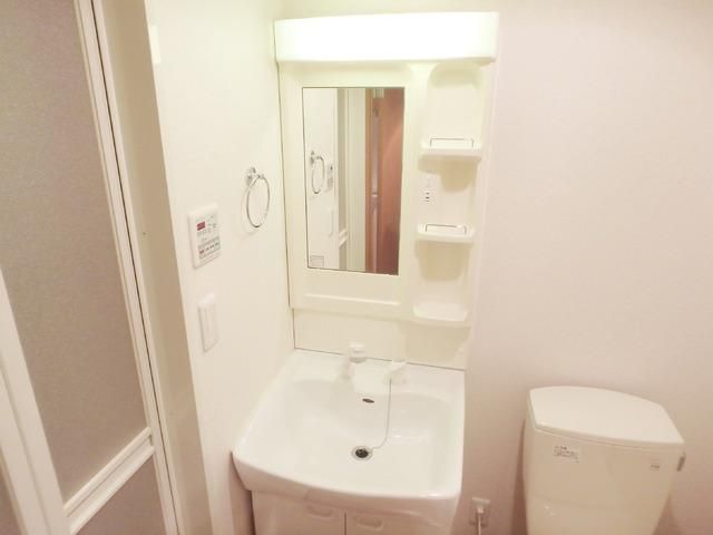 洗面設備　同物件別部屋写真