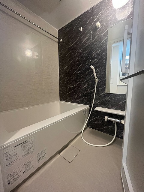 バス・シャワールーム　同物件、別号室のものです。