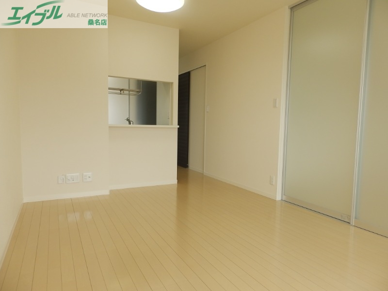 居室・リビング　別部屋参考写真です