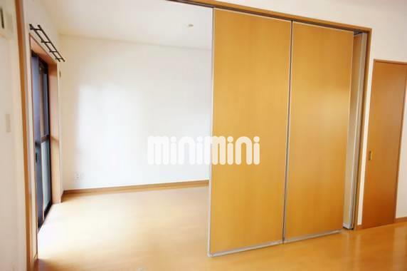 居室・リビング　仕切りを使う事でお部屋の使い方を変えれます。